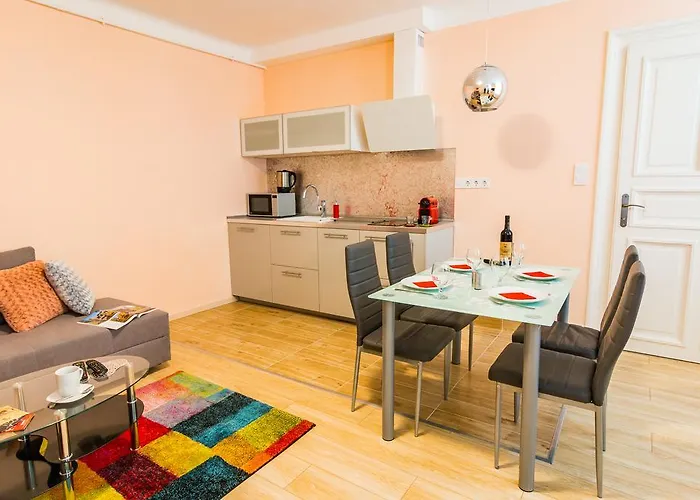 Titaru House In The City Center Of Budapest